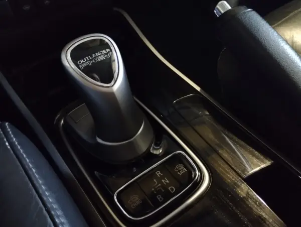 Mitsubishi Outlander 2.0 PHEV Instyle Navi 19