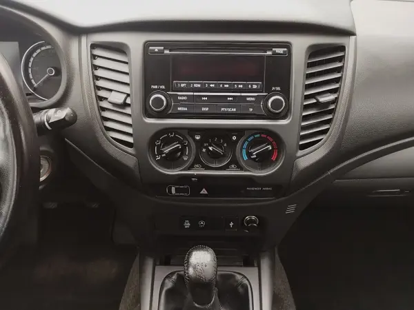 Mitsubishi L200 2.3 DI-D Space Cab Invite 4WD 17