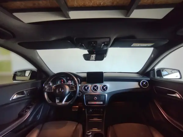 Mercedes-Benz CLA 200 Shooting Brake AMG Line 10