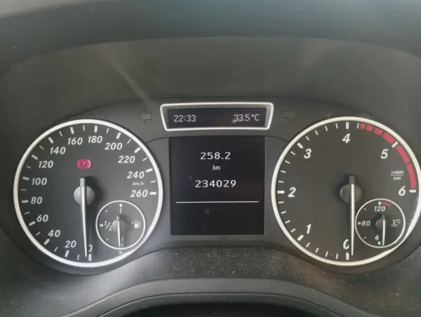 Mercedes-Benz B 180 CDI 11