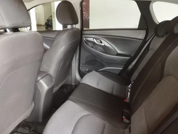 Hyundai i30 SW 1.6 CRDI SW Style 14