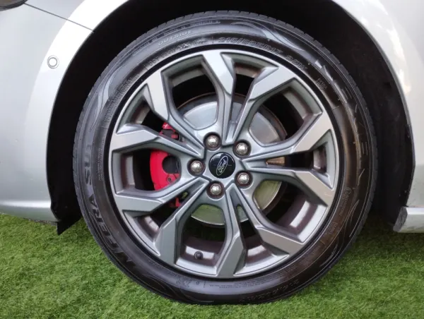 Ford Focus EcoBoost ST-Line Hybrid 25