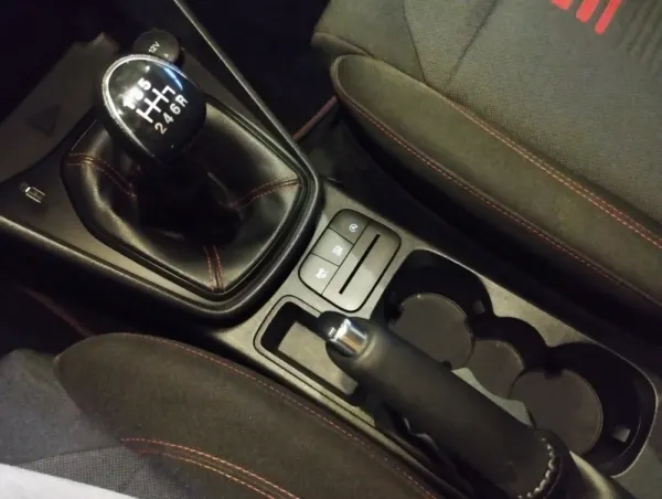 Ford Fiesta 1.0 EcoBoost ST-Line 16