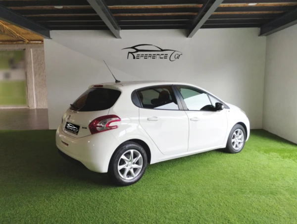 Peugeot 208 1.2 VTi SE Style 2