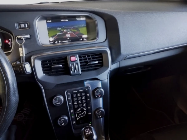 Volvo V40 2.0 D2 R-Design 15