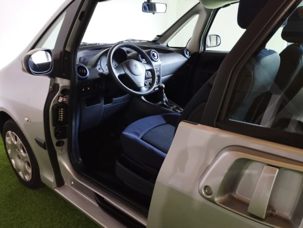 Peugeot 1007 1.4 HDI Trendy 23