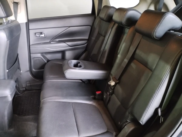Mitsubishi Outlander 2.2 DI-D Instyle Navi 16
