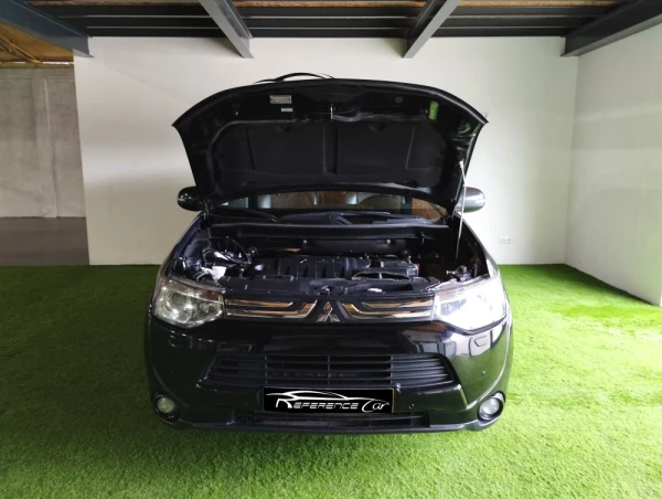 Mitsubishi Outlander 2.2 DI-D Instyle Navi 24