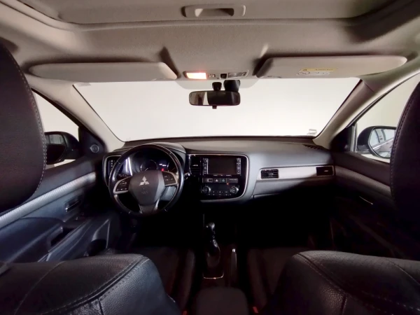 Mitsubishi Outlander 2.2 DI-D Instyle Navi 10