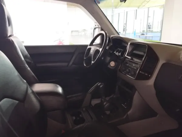 Mitsubishi Pajero (V60) 3.2 DiD 4