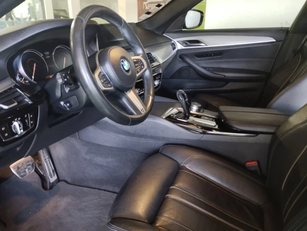 BMW 525 d Pack M Auto 13