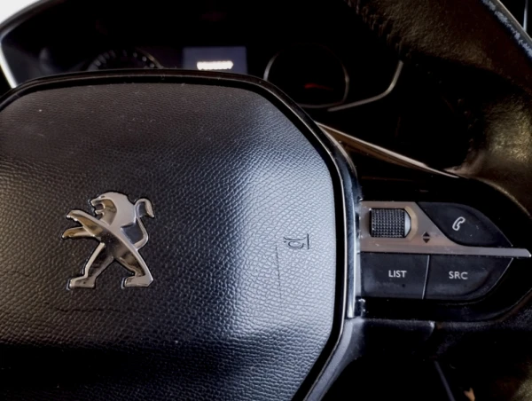 Peugeot 208 1.5 BlueHDi Active 18