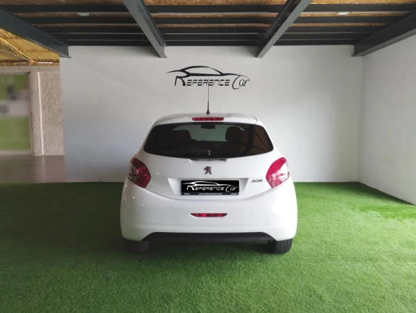 Peugeot 208 1.2 VTi SE Style 4