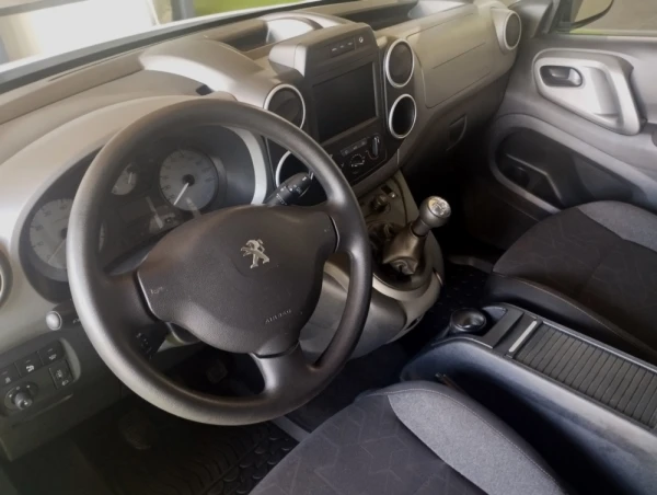 Peugeot Partner Outro 19