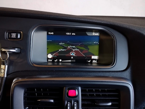Volvo V40 2.0 D2 R-Design 16