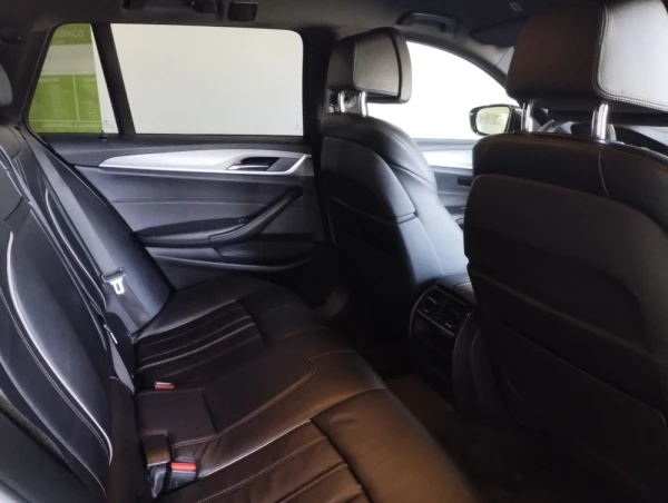 BMW 525 d Pack M Auto 9