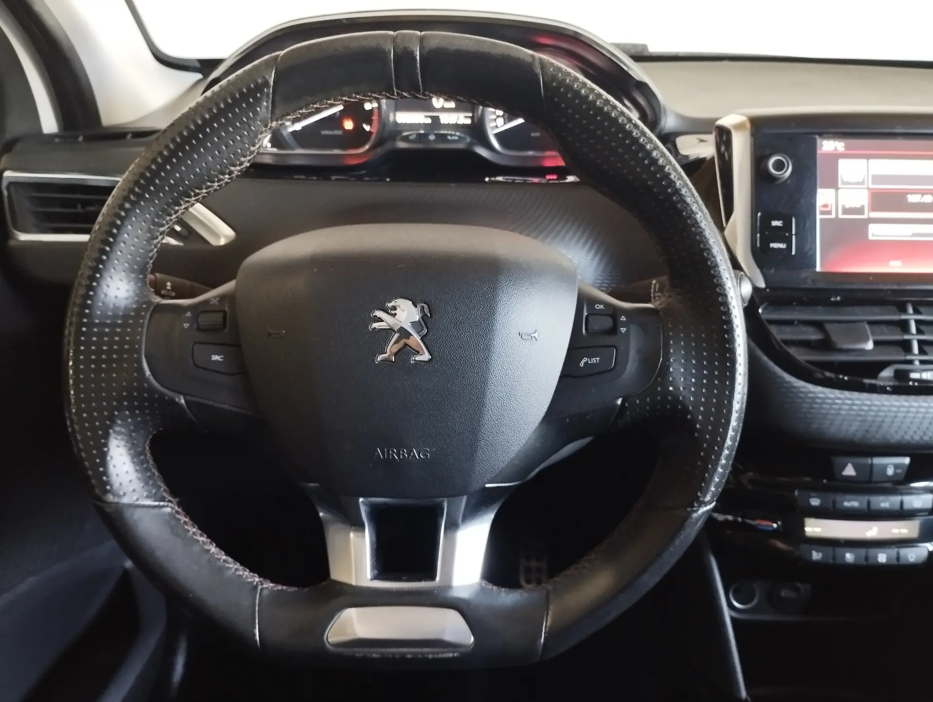 Peugeot 2008 1.2 PureTech GT Line 12