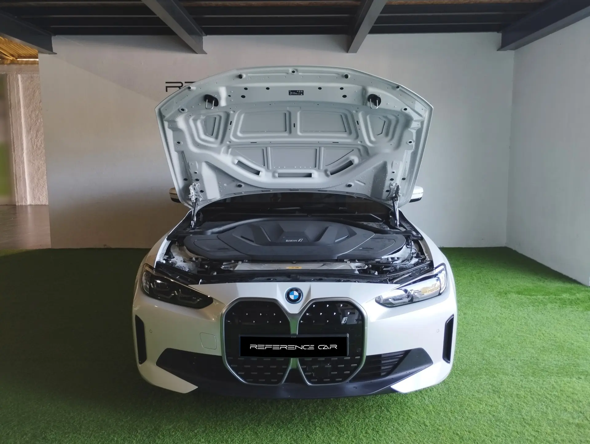 BMW i4 eDrive 35 23