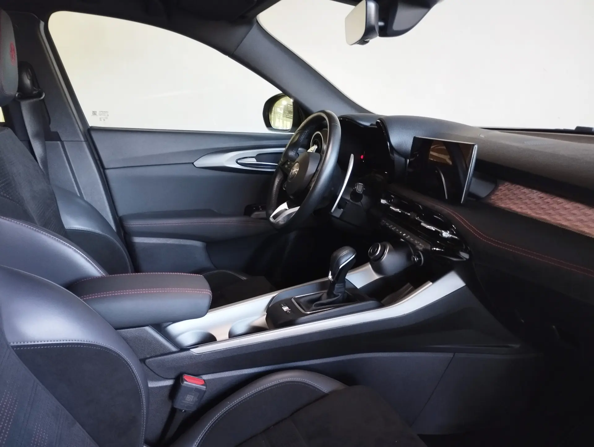 Alfa Romeo Tonale 1.3 Plug-In Hybrid Sprint e-AWD 8