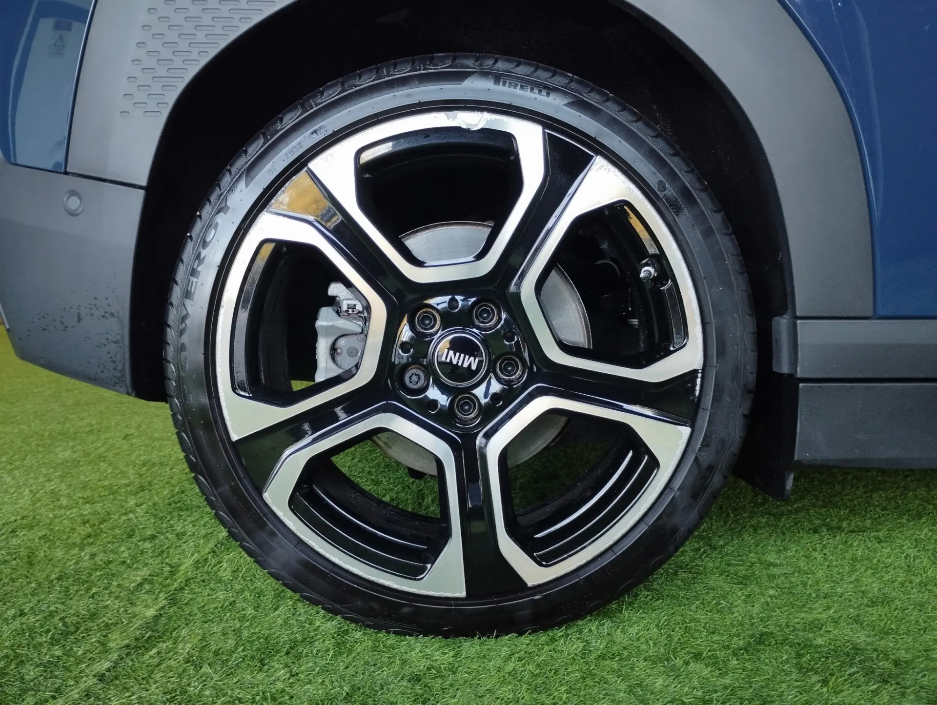 MINI Aceman SE Favoured M 27