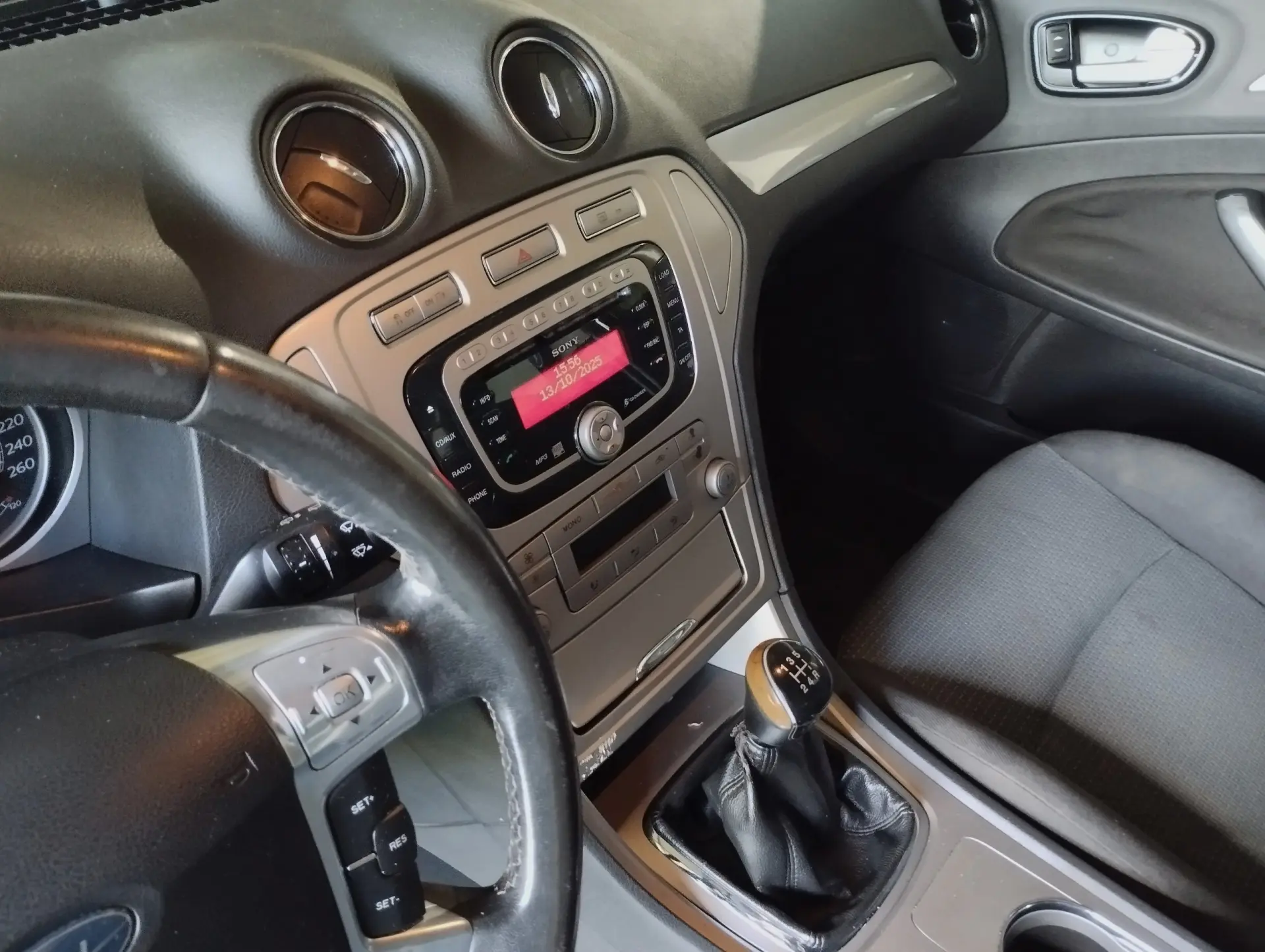 Ford Mondeo SW 1.8 TDCi Titanium 15