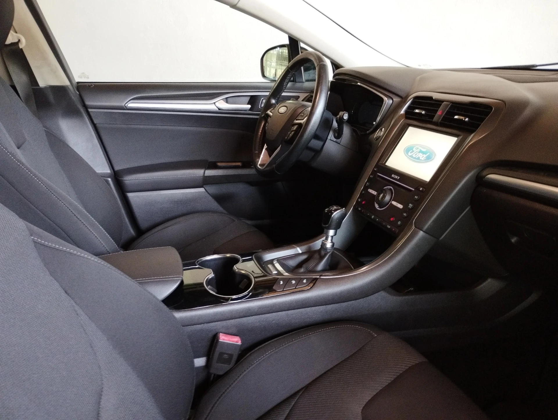 Ford Mondeo SW 1.5 TDCi Titanium 8