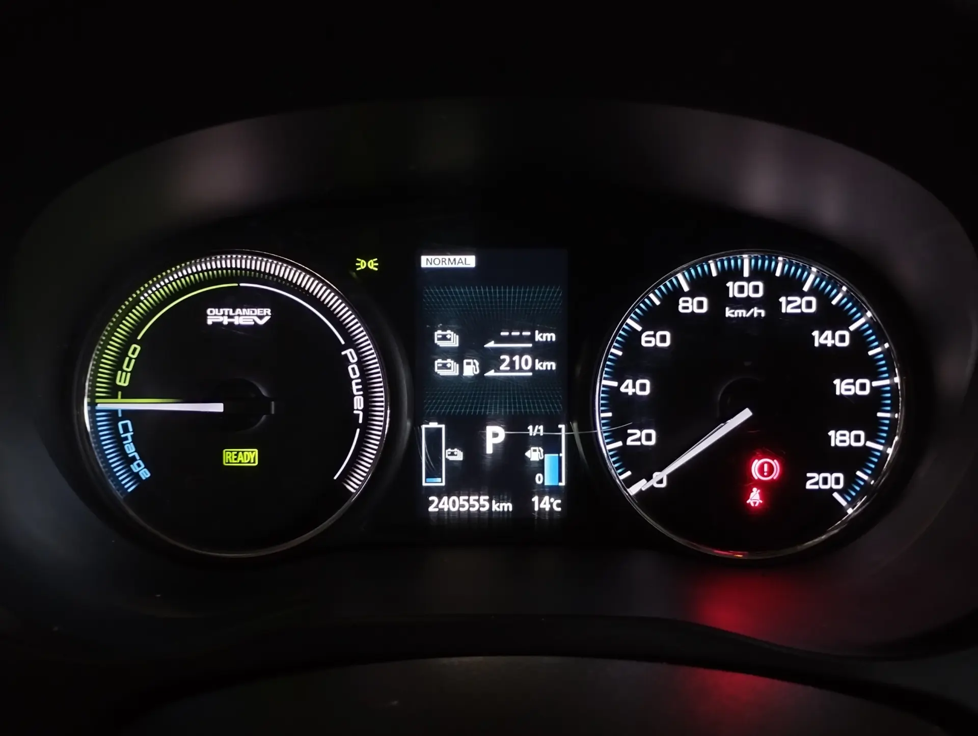 Mitsubishi Outlander 2.0 PHEV Instyle Navi 11