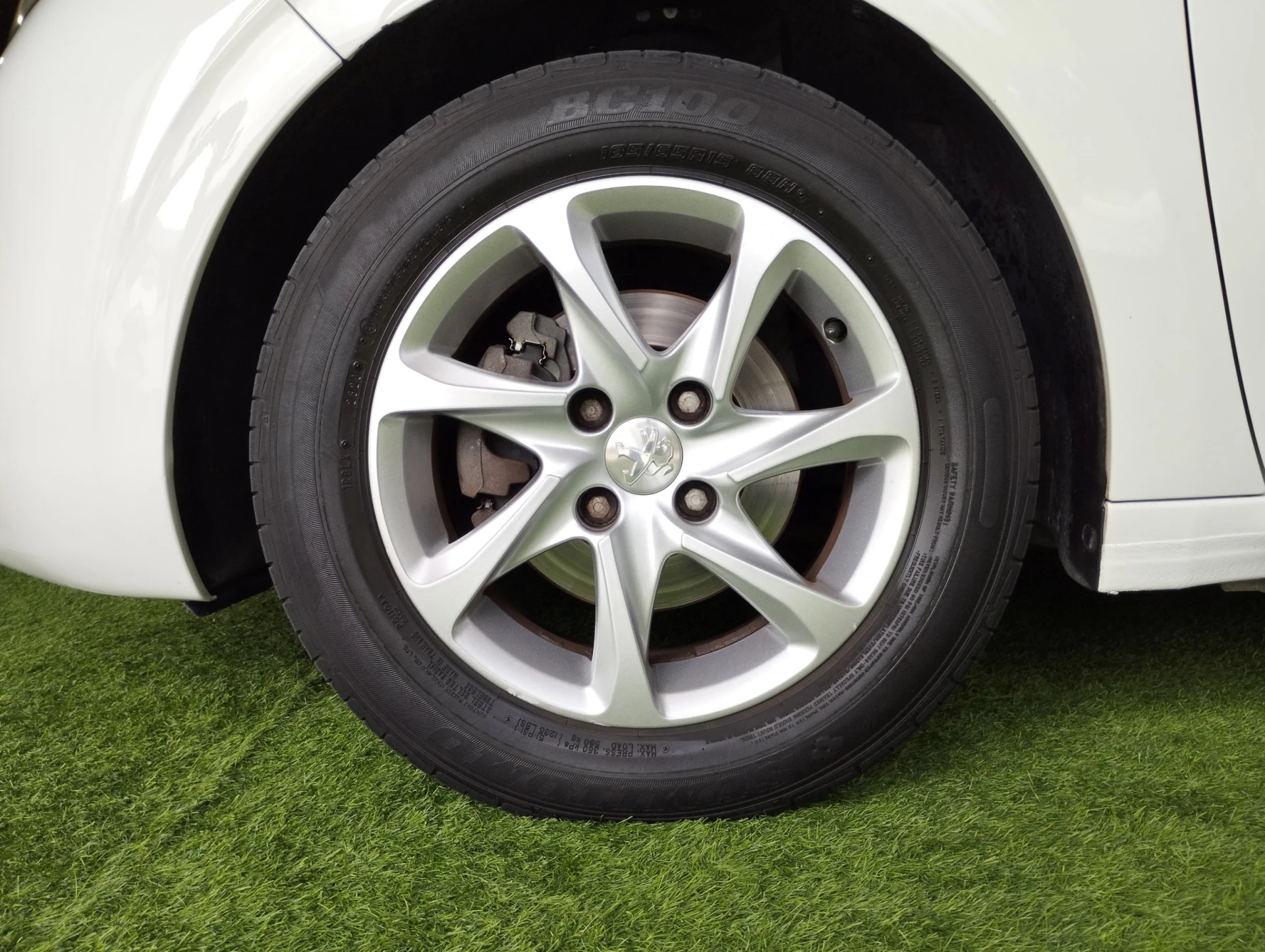 Peugeot 208 1.2 VTi SE Style 24
