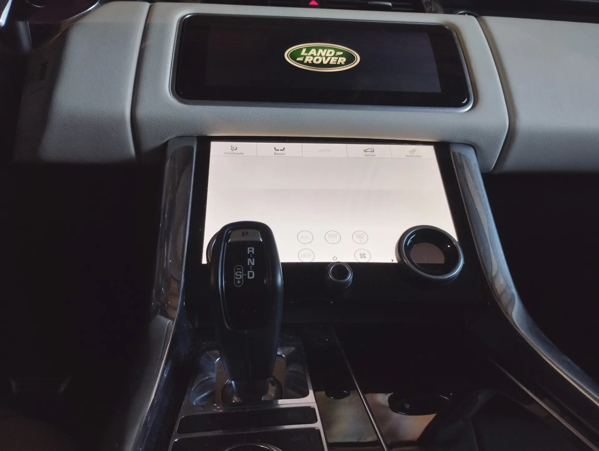 Land Rover Range Rover Sport P400e HSE Plug-In 17