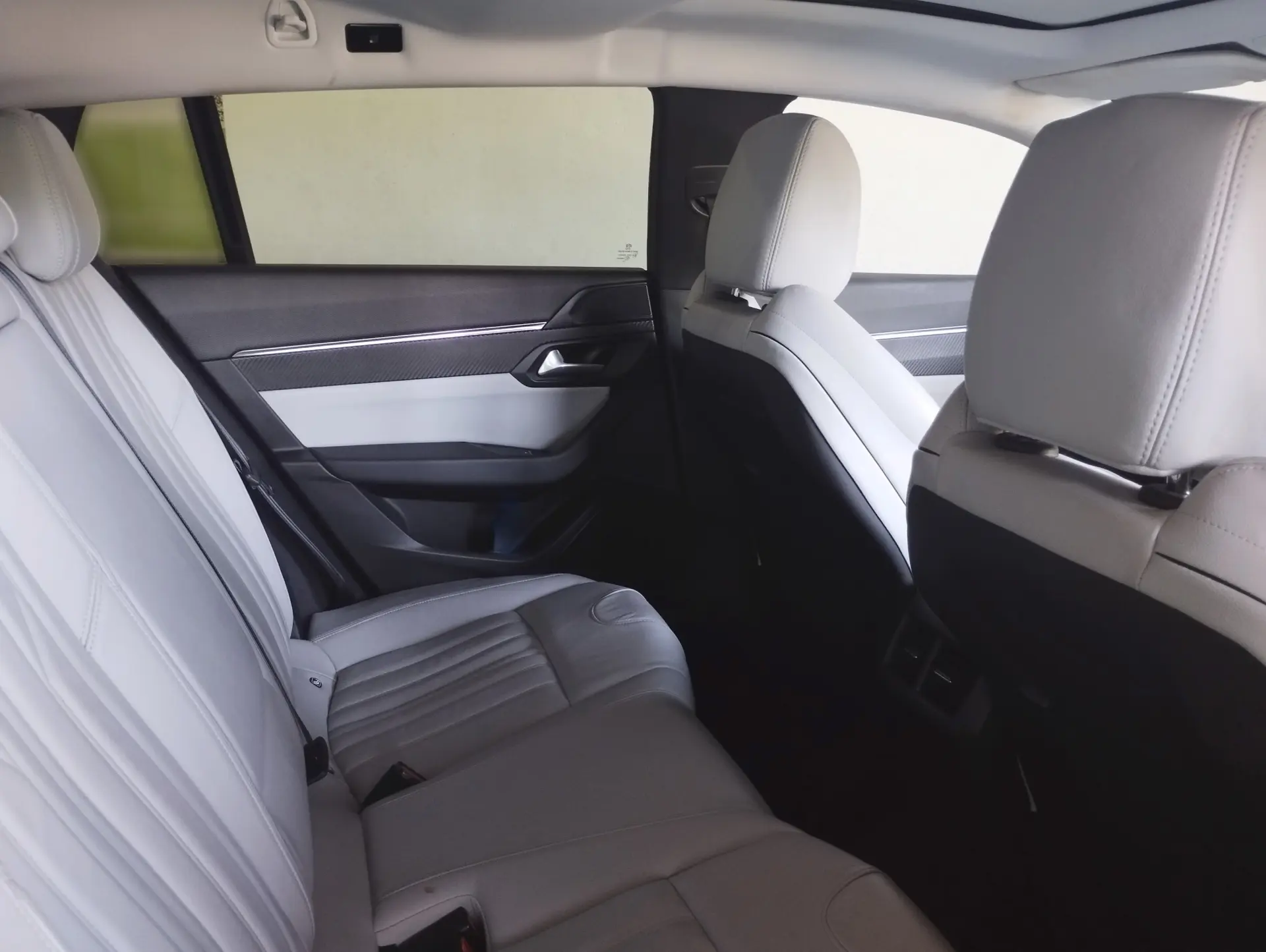 Peugeot 508 SW 1.6 Hybrid Allure e-EAT8 9