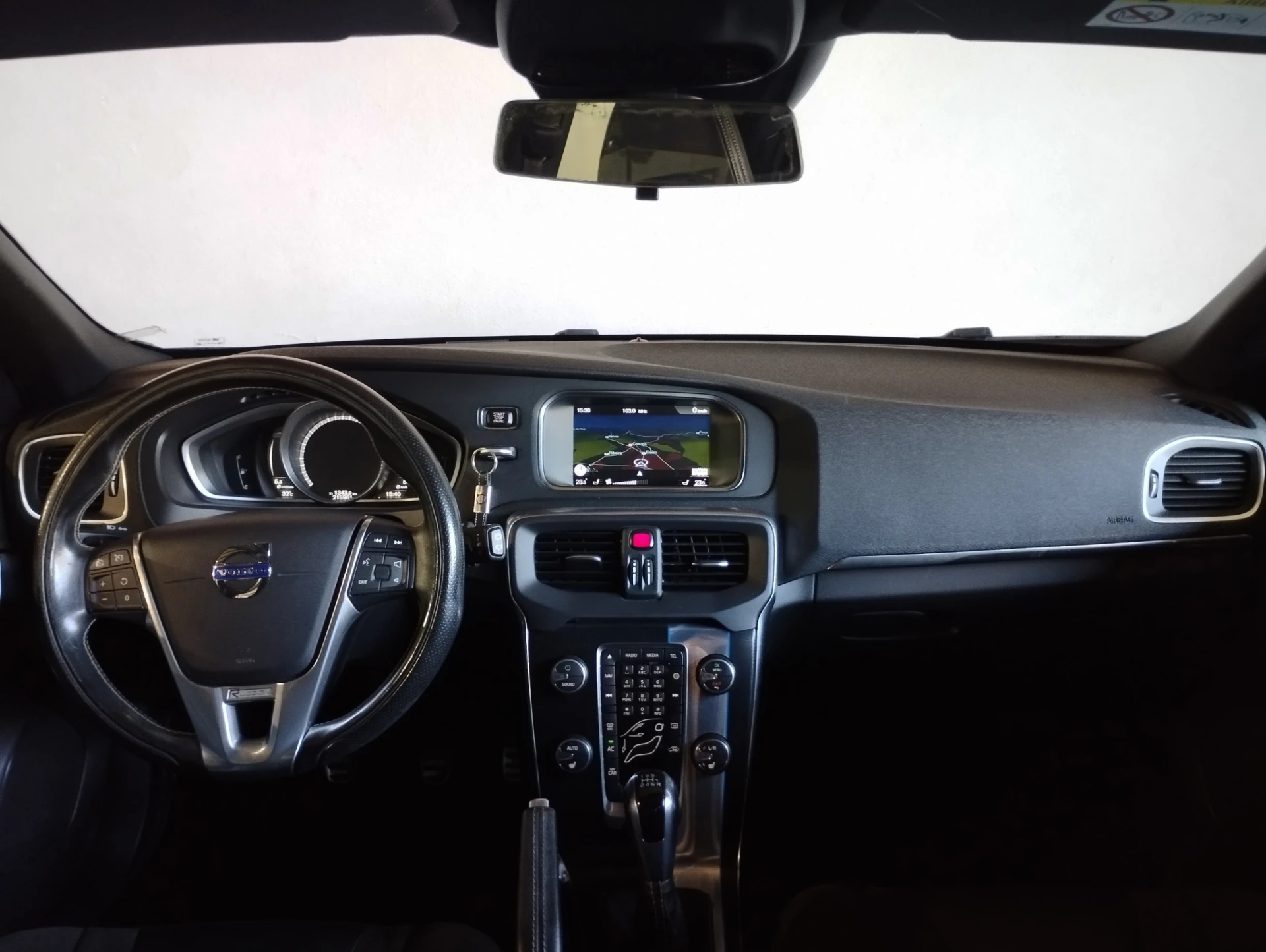 Volvo V40 2.0 D2 R-Design 7