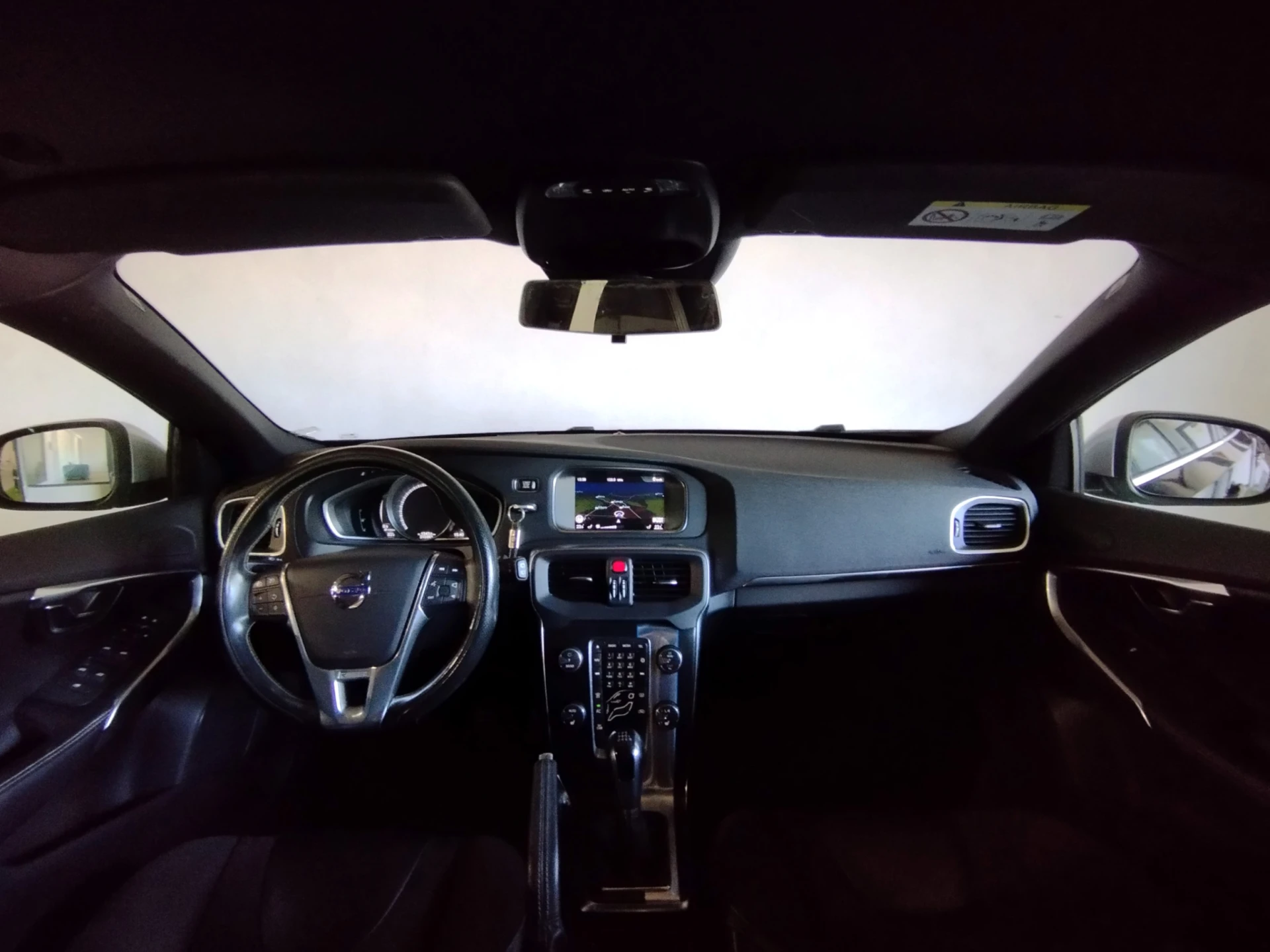 Volvo V40 2.0 D2 R-Design 10