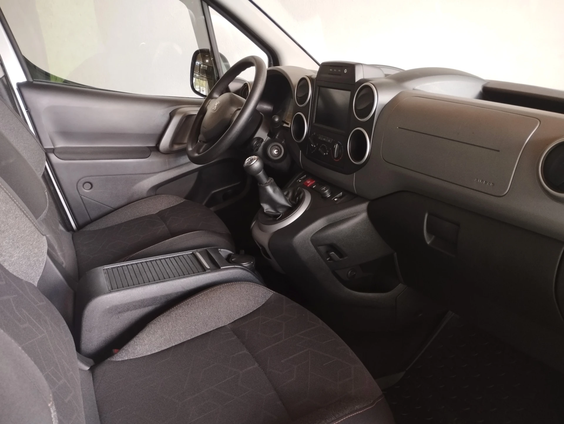 Peugeot Partner Outro 8