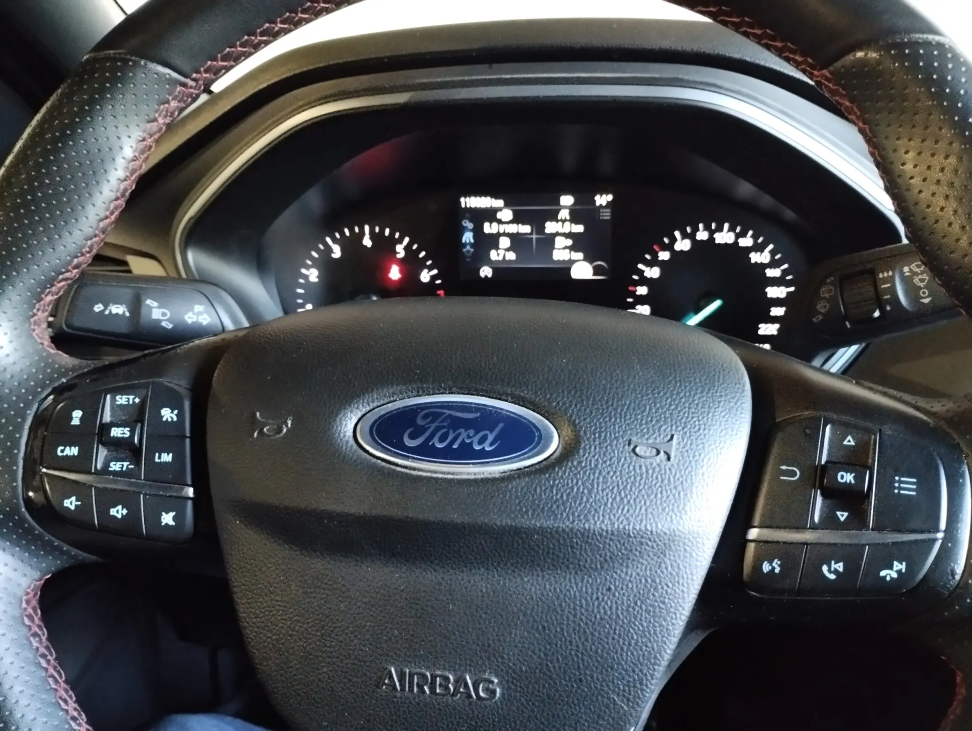 Ford Focus EcoBoost ST-Line Hybrid 17