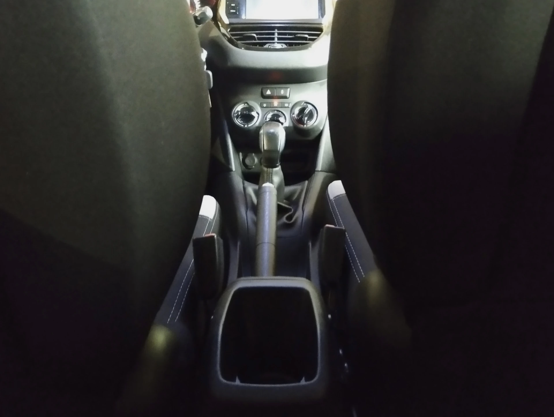 Peugeot 208 1.2 VTi SE Style 21