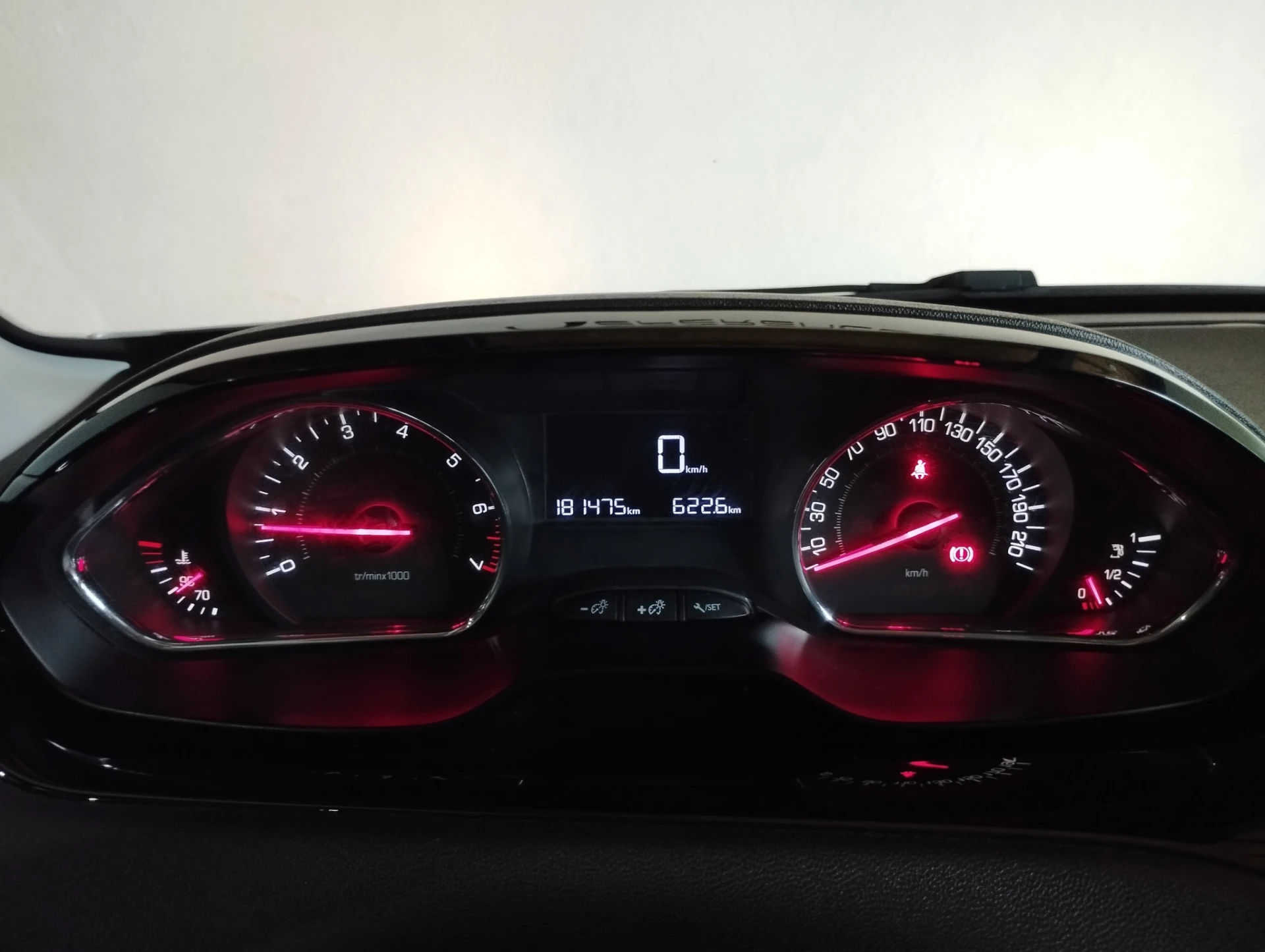 Peugeot 208 1.2 VTi SE Style 11