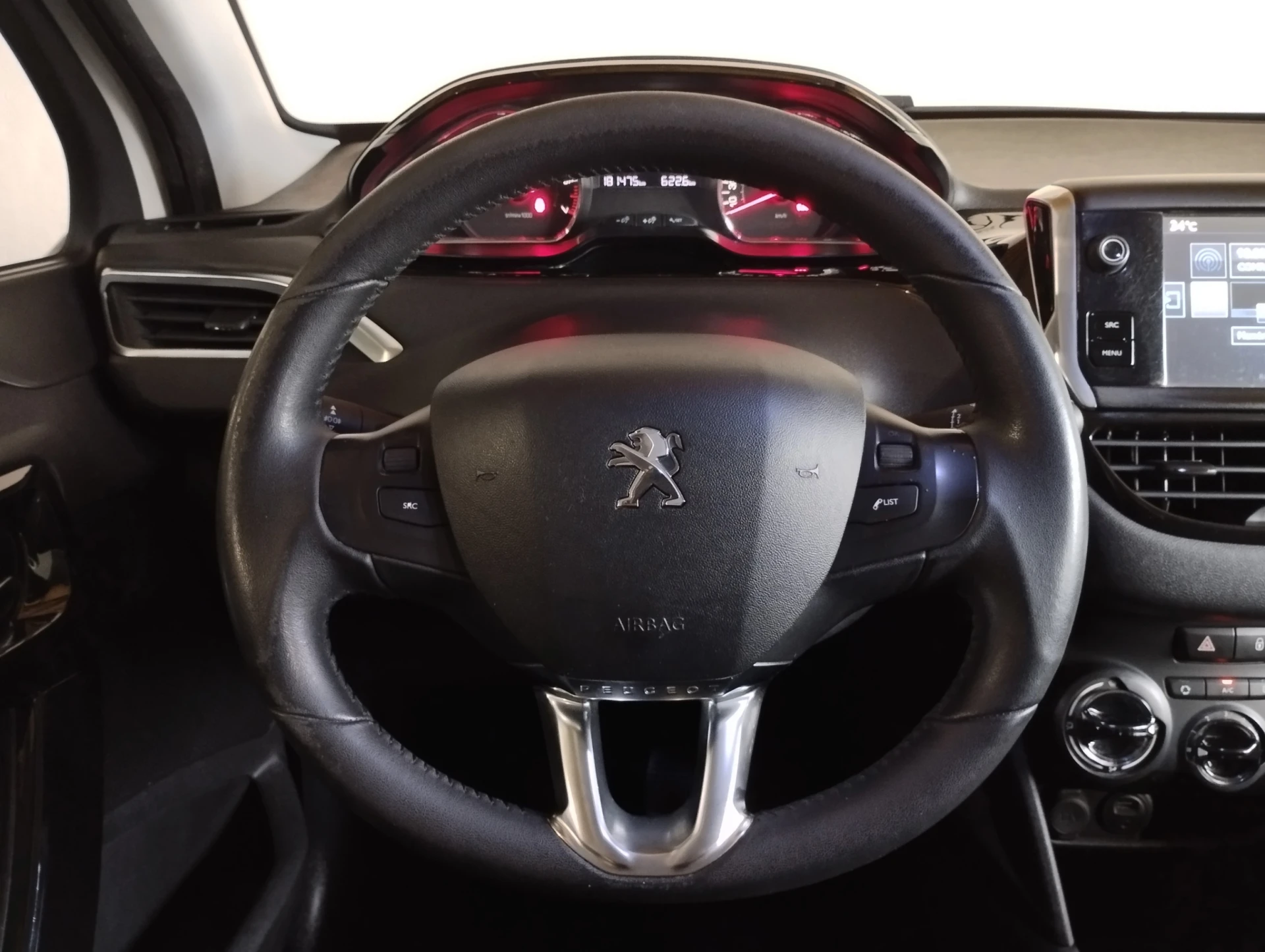 Peugeot 208 1.2 VTi SE Style 12