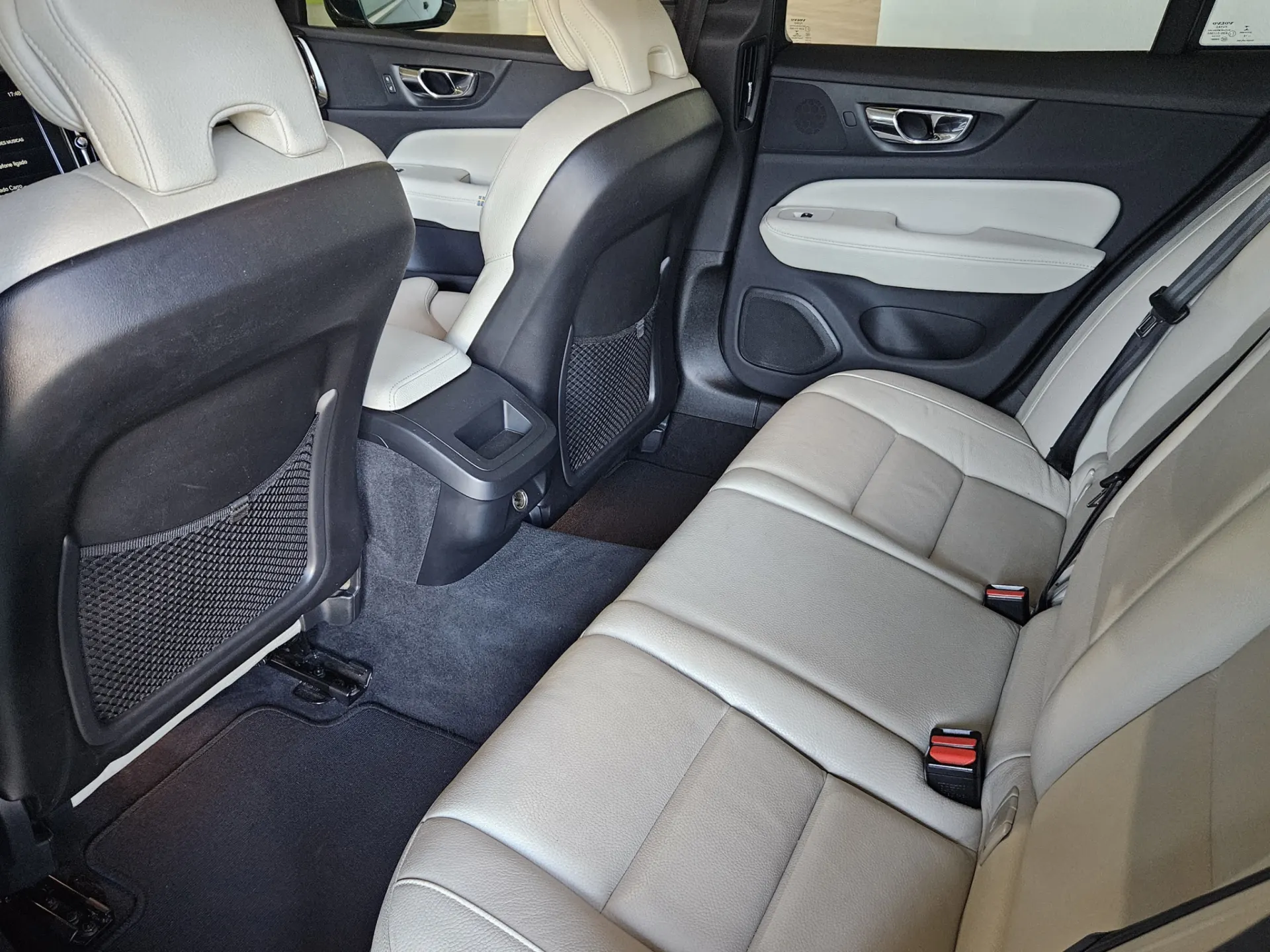 Volvo V60 2.0 D4 Inscription Geartronic 13