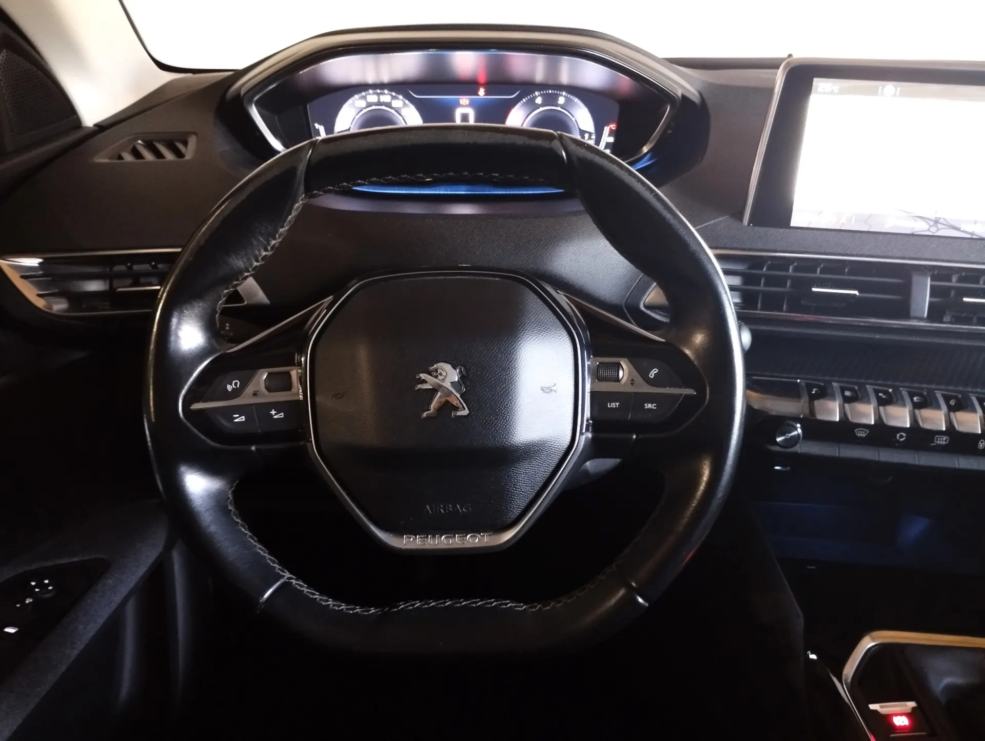 Peugeot 3008 1.5 BlueHDi Active 12