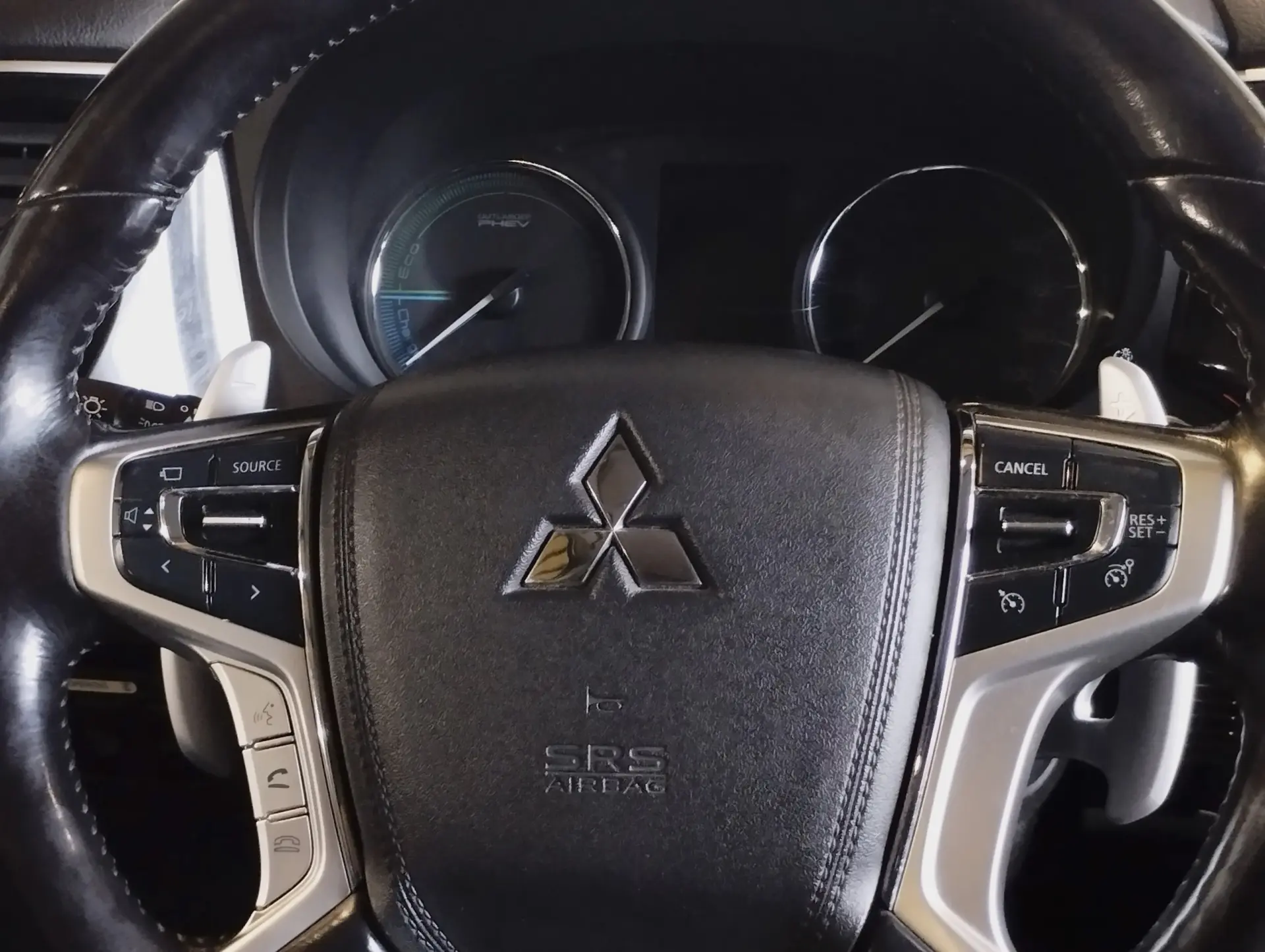 Mitsubishi Outlander 2.0 PHEV Instyle Navi 20