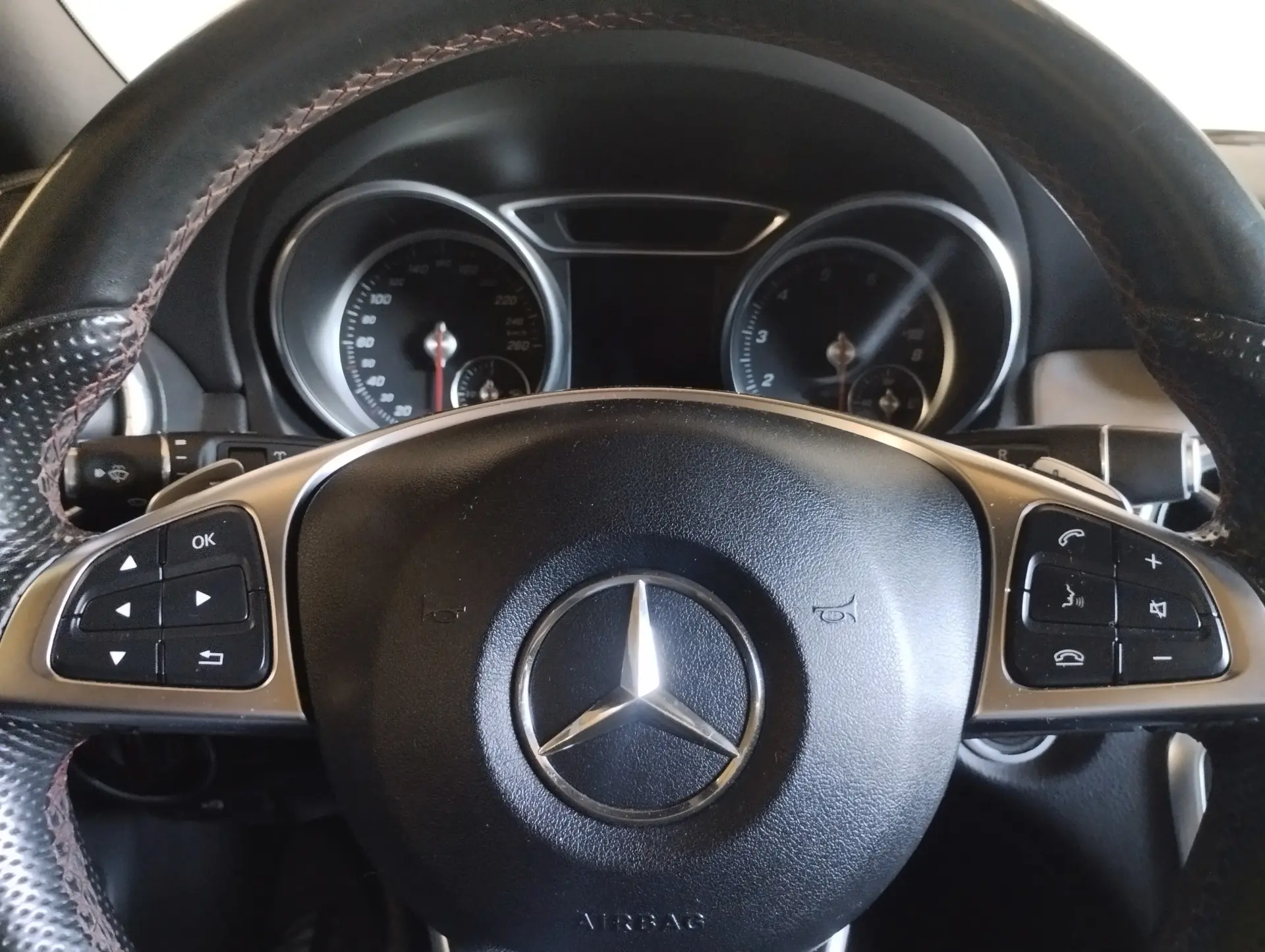 Mercedes-Benz CLA 200 Shooting Brake AMG Line 18