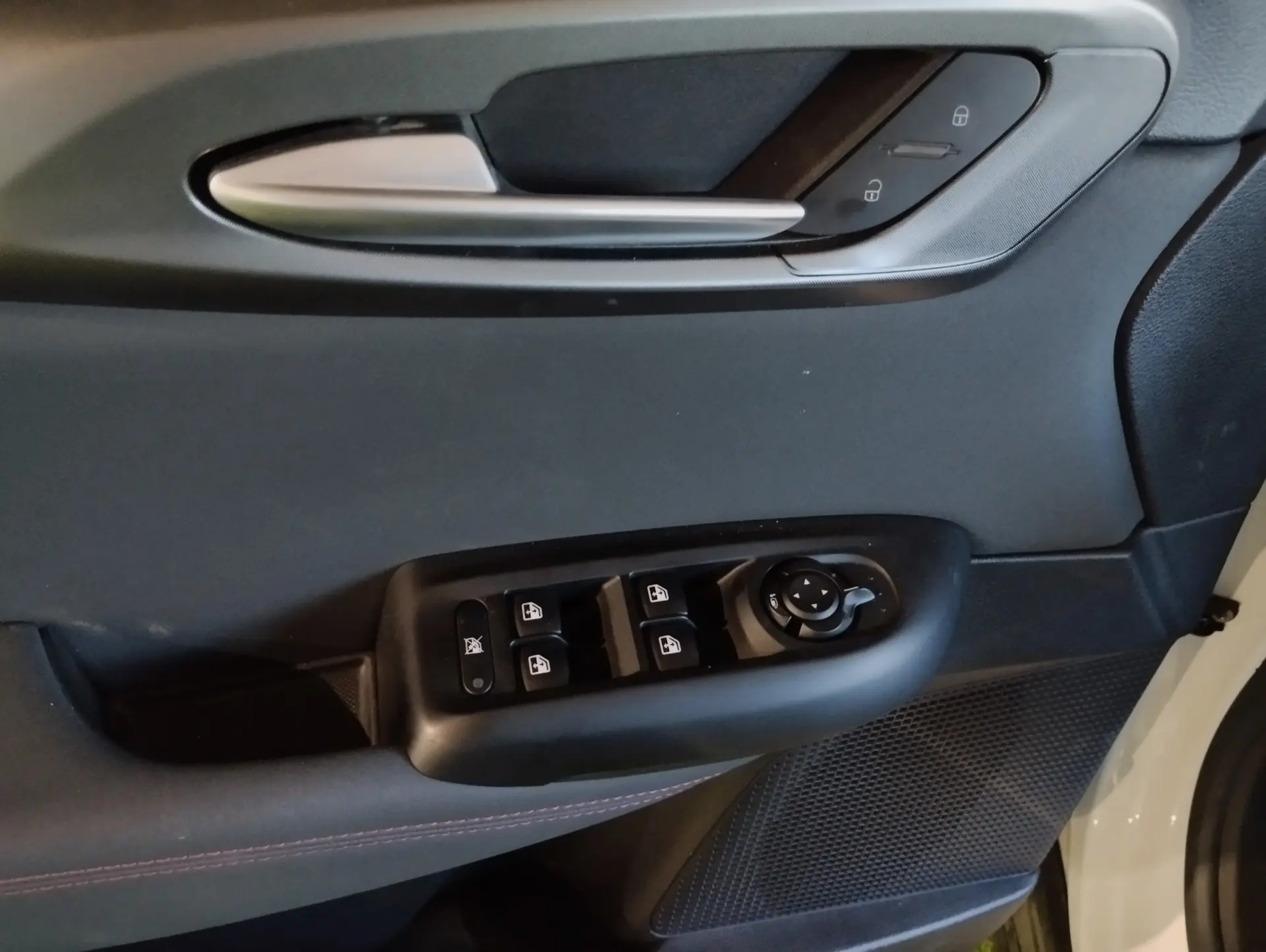 Alfa Romeo Tonale 1.3 Plug-In Hybrid Sprint e-AWD 21