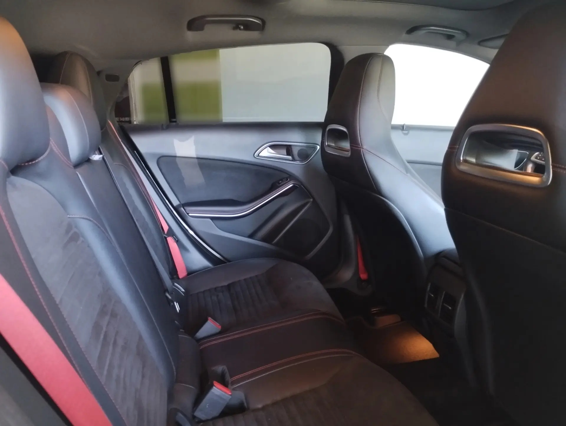 Mercedes-Benz CLA 200 Shooting Brake AMG Line 9
