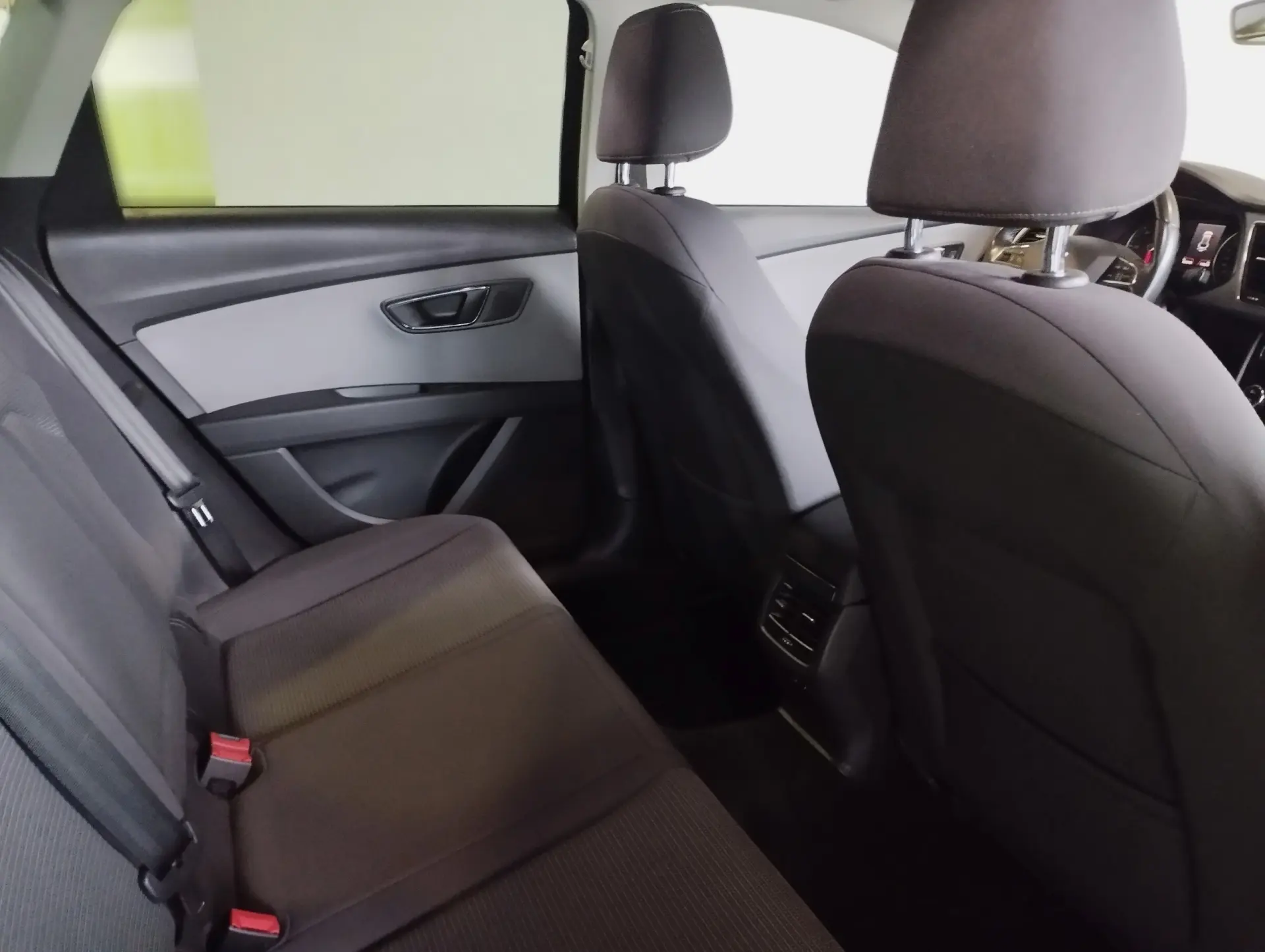 SEAT Leon ST 1.6 TDI Style S/S 9