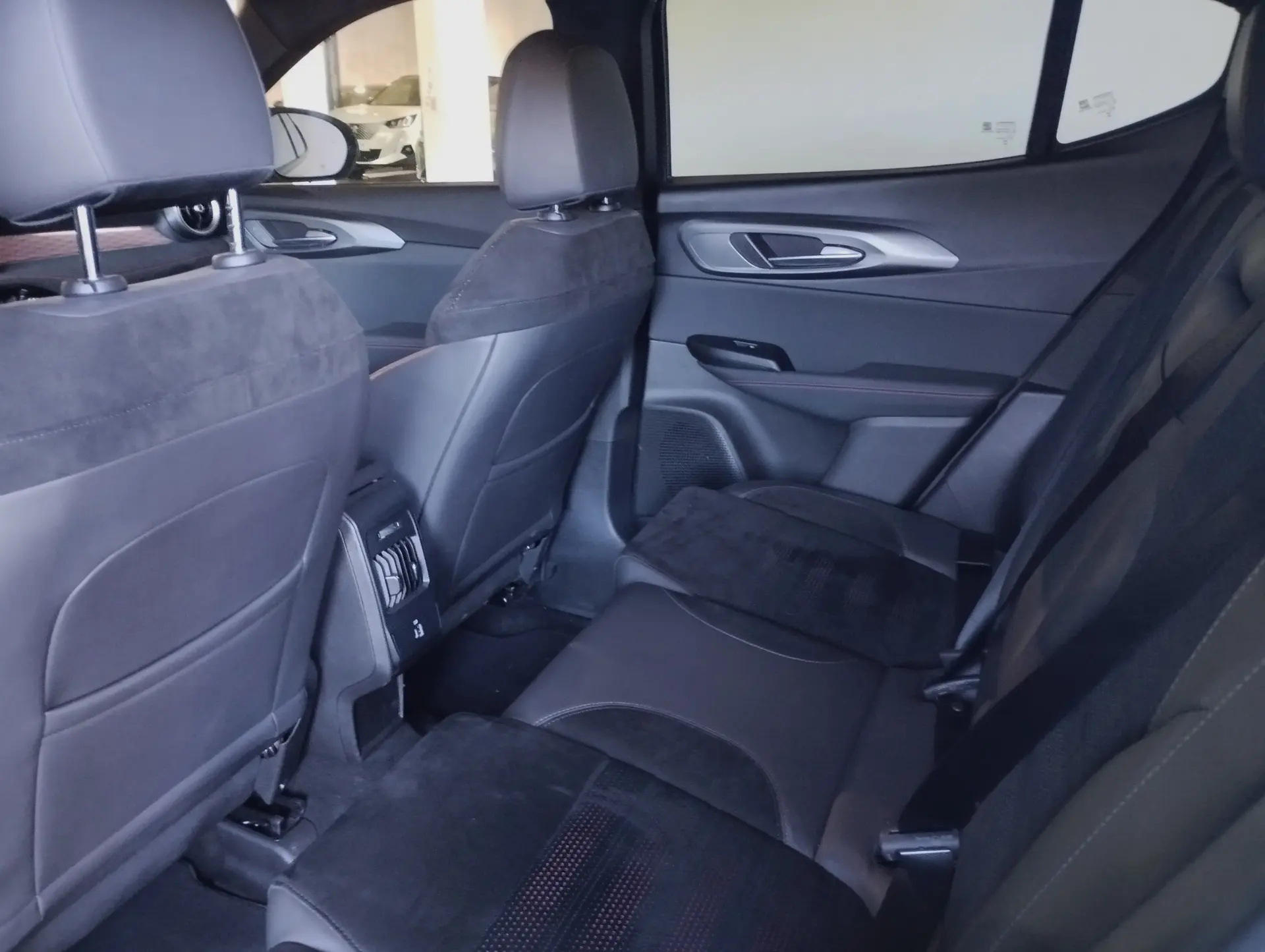 Alfa Romeo Tonale 1.3 Plug-In Hybrid Sprint e-AWD 14