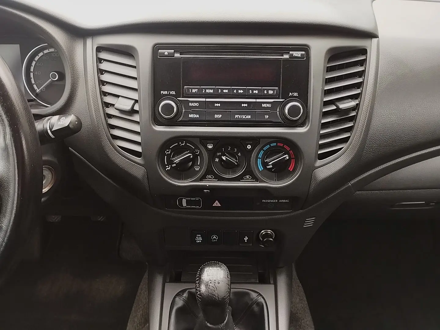 Mitsubishi L200 2.3 DI-D Space Cab Invite 4WD 17
