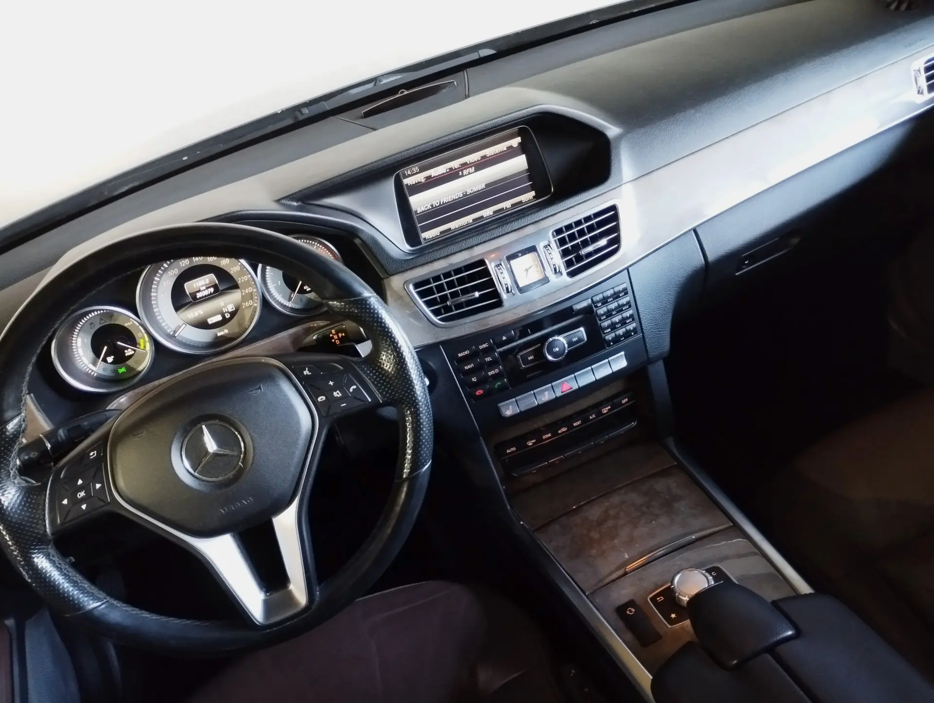 Mercedes-Benz E 300 Bluetec Hybrid Avantgarde 17