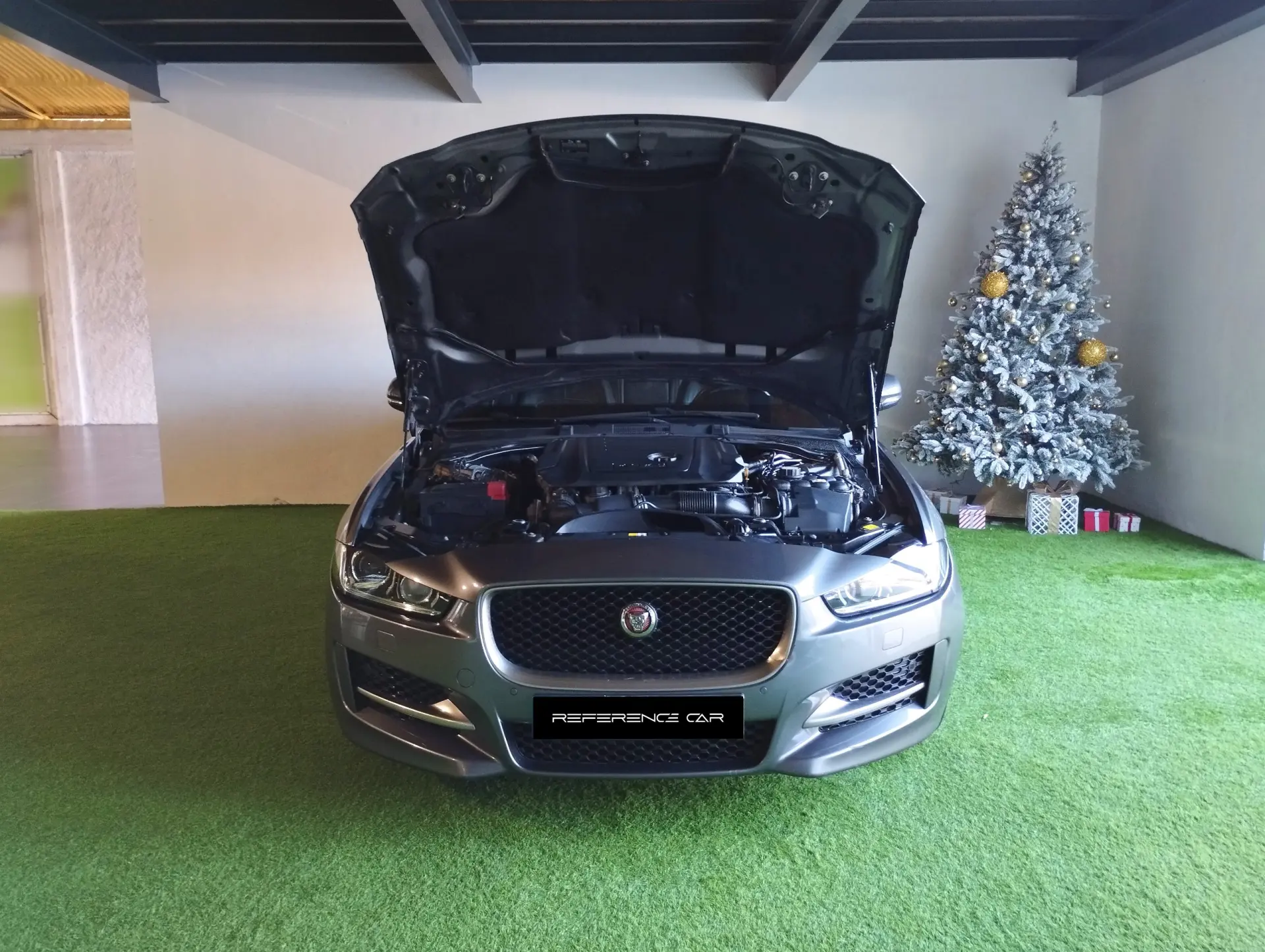 Jaguar XE 2.0 D R-Dynamic SE 27