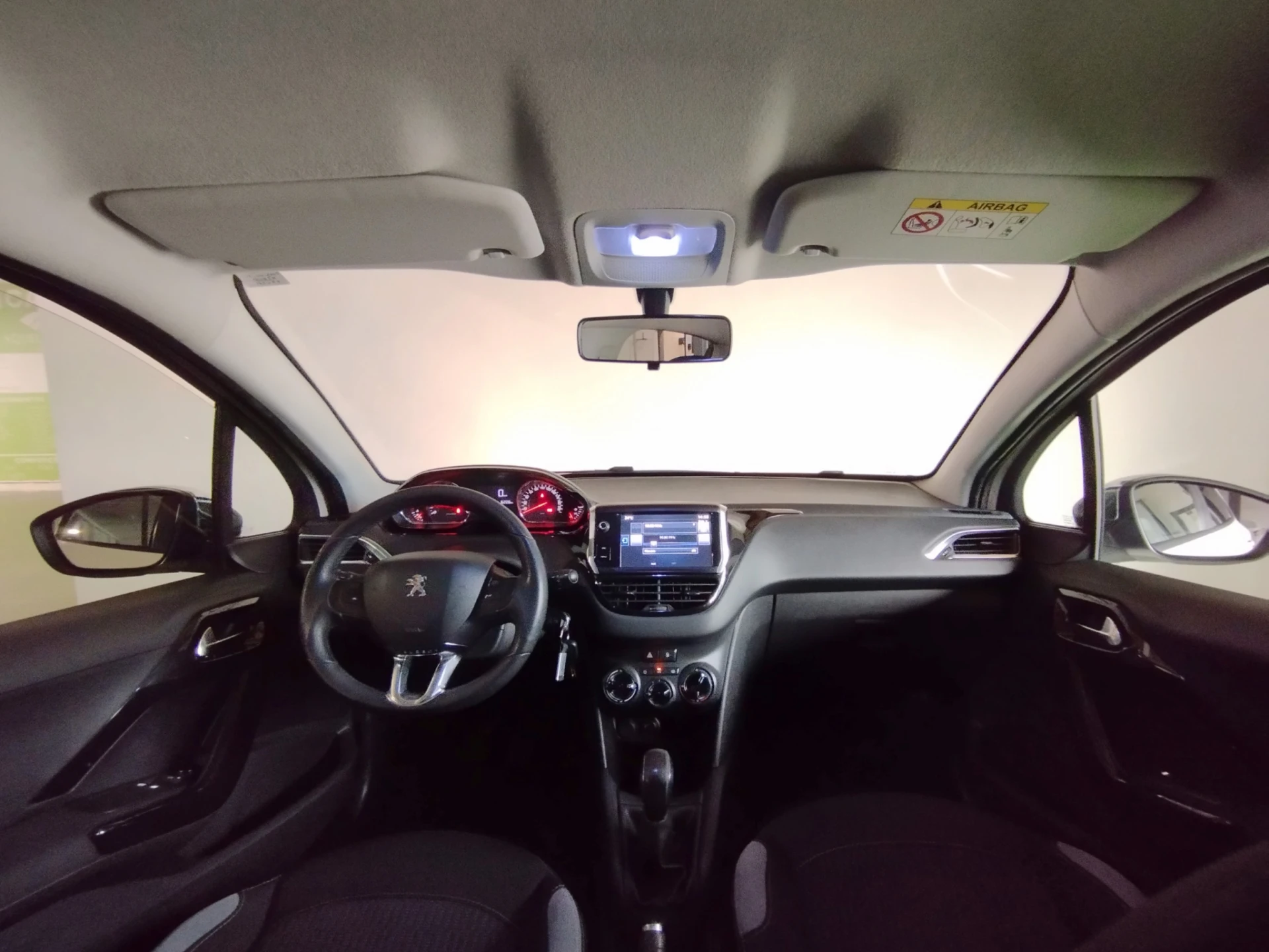 Peugeot 208 1.2 VTi SE Style 10
