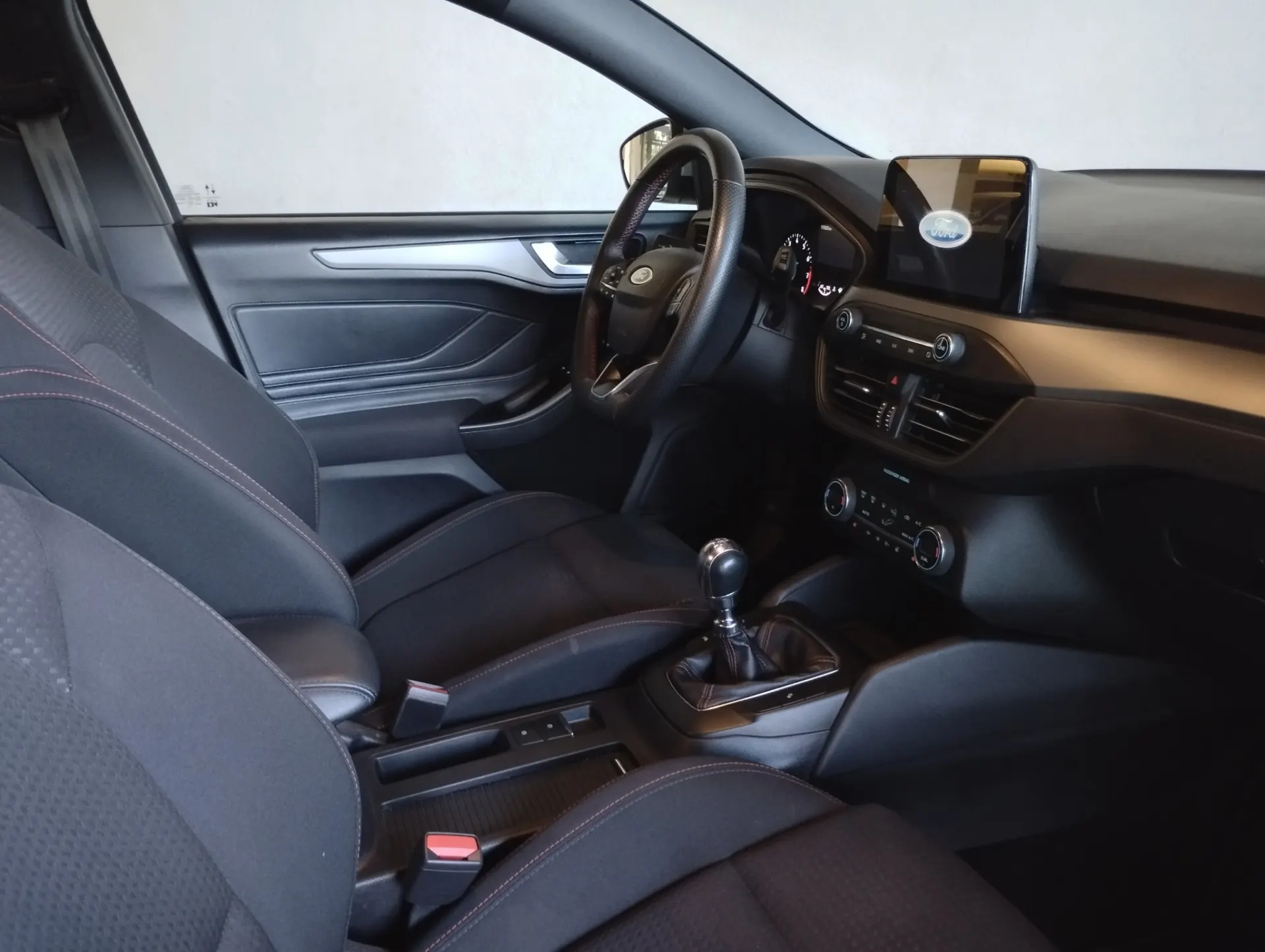 Ford Focus EcoBoost ST-Line Hybrid 7